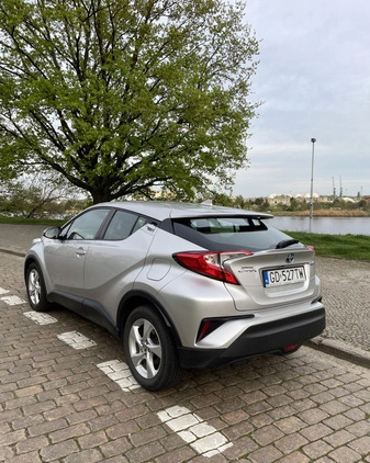 Toyota C-HR cena 87900 przebieg: 59000, rok produkcji 2018 z Szczecin małe 29